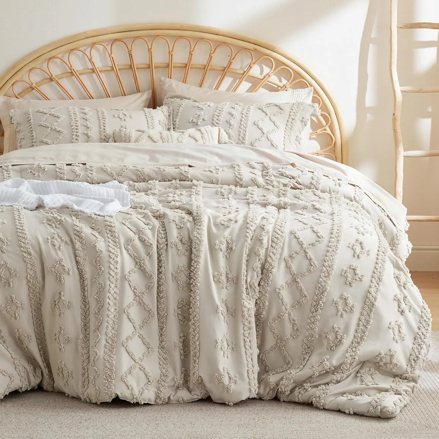 Soft Tufted Queen Comforter Set - Luxury Beige Boho Bedding